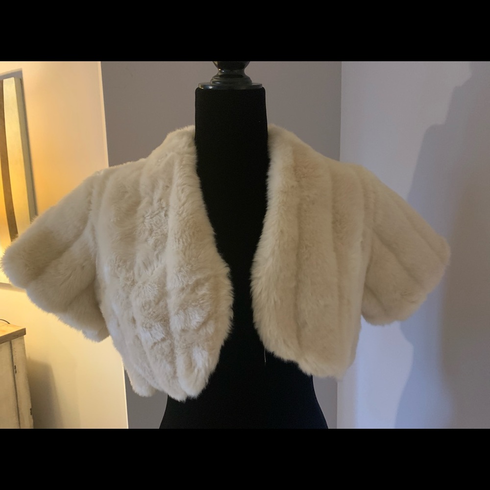 Fair faux coat